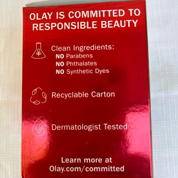 Olay Regenerist AHA + Peptide 24 Renewing Moisturizer, clean ingredients 1.7oz - Picture 2 of 5